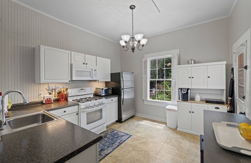 Washington Square Casa | Spacious Home in Downtown; Mardi Gras; Sleeps 8