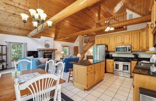 Fish Creek Cabina | Spacious Home in Fish Creek | Peloton + Walk to Shops + Close to State Park