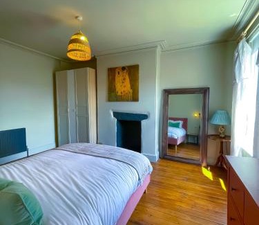 Chapeltown Casa | Spacious home in Leeds ideal for gatherings with free parking