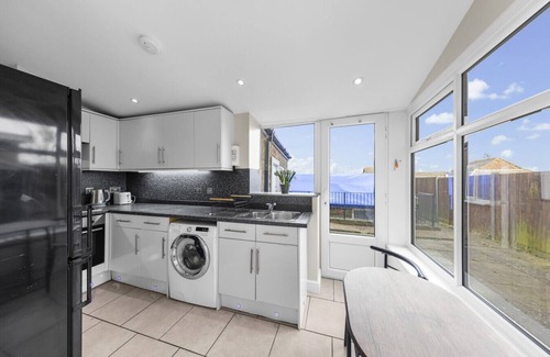 Rochester Casa | Spacious Home in the heart of Medway | Sleeps 6