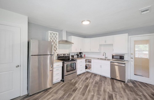 Cedar Crest Casa | Spacious Home In The Heart Of Dallas