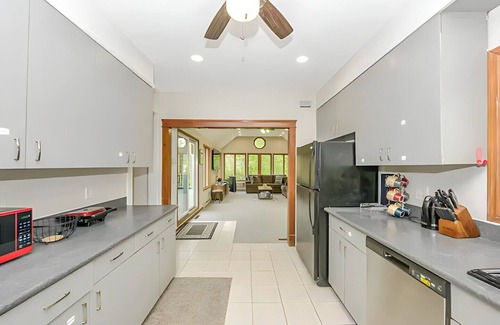 Lake Grove Casa | Spacious Home Located Close to Stony Brook!