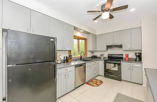 Lake Grove Casa | Spacious Home Located Close to Stony Brook!