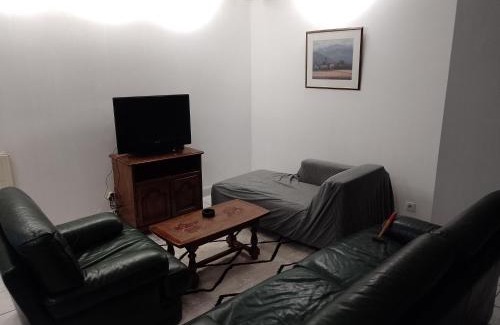 Lieusaint Cabina | Spacious Home - Maison Spacieuse