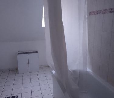 Lieusaint Cabina | Spacious Home - Maison Spacieuse