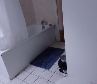 Lieusaint Cabina | Spacious Home - Maison Spacieuse