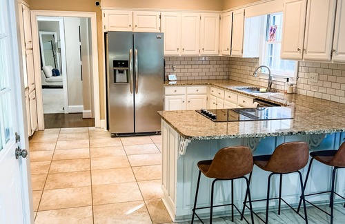 Athens Casa | Spacious Home minutes from UGA
