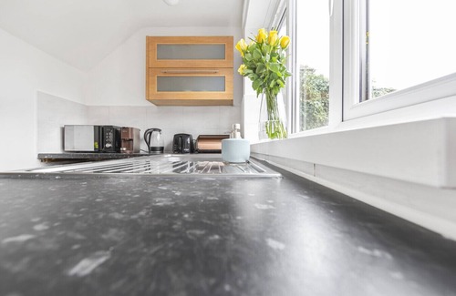 Cranford Casa | Spacious Home Near Heathrow