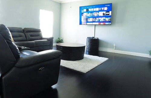 Port Saint Lucie Casa | Spacious Home near BEACH/GOLF/ARCADE/SHOPPING/FOOD & More