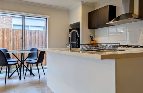Curlewis Casa | Spacious home near Bellarine Peninsula Trail