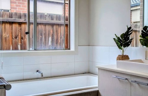 Curlewis Casa | Spacious home near Bellarine Peninsula Trail