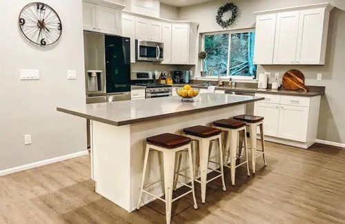 Sudden Valley Casa | Spacious Home Near Lake Whatcom and Galbraith Trails