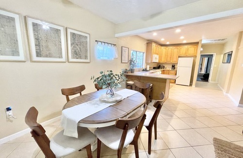 Southeastern Sacramento Casa | Spacious home near UC Davis med Midtown & Cal Expo
