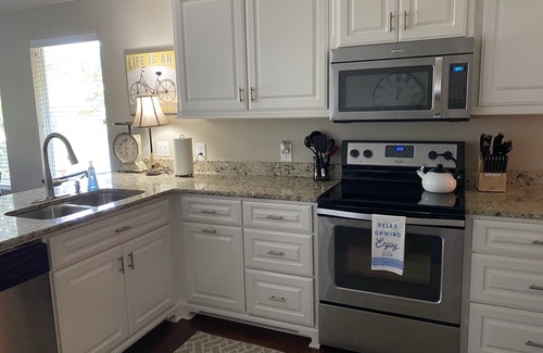 Lakeland Casa | Spacious Home on Lake Hamilton with Covered Boatdock / 3 Kayaks