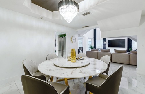 Little Havana Casa | Spacious Home, Pool, Billiards, BBQ, Near Coral Gables, Brickell, Little Havana