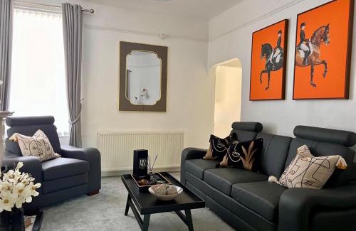Anfield Casa | Spacious Home - Sleeps 5 persons - Minutes Walk from Anfield Stadium