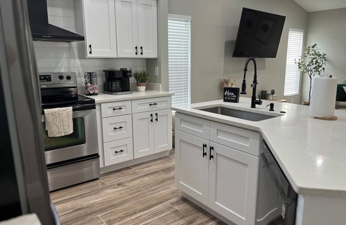 Riverview Casa | Spacious Home w/Heated Pool Smart TVs- Pool table