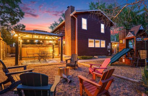 Northwest Arvada Casa | Spacious Home W Hot Tub & Theater Room