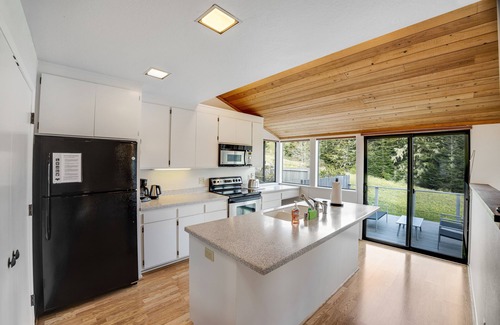 Sea Ranch Casa | Spacious Home w/Ocean View, Wood Burning Fireplace, Shared Pools & Tennis