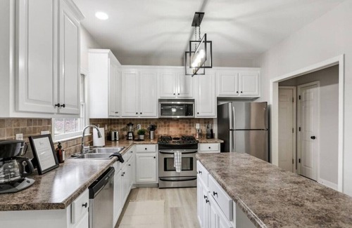 Mableton Casa | Spacious Home w/ Pool Table Near ATL & The Battery