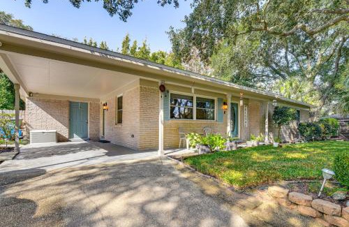 Fort Walton Beach Casa | Spacious Home with Hot Tub in Fort Walton Beach!