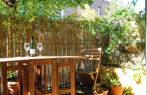 Haggerston Apartamento | Spacious home with a touch of wilderness at the heart of East London.