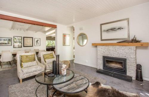 Hout Bay Casa | Spacious home with beautiful garden and views