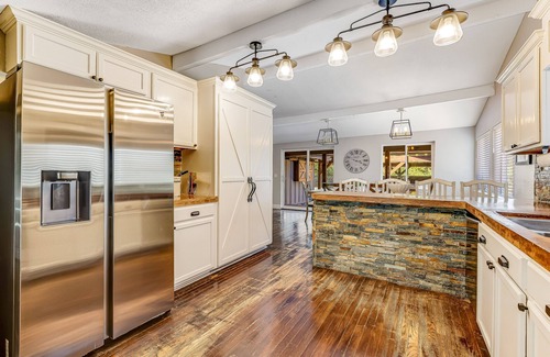 Murphys Casa | Spacious home with indoor & outdoor kitchens, a private pool, and free WiFi