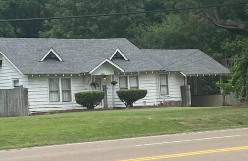 Whitehaven Casa | Spacious Home with Large Backyard Minutes from Graceland and Downtown Memphis