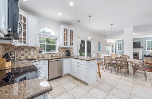Southold Casa | Spacious Home with Pool in Southold