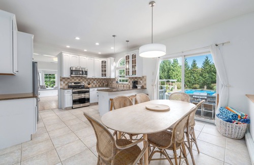 Southold Casa | Spacious Home with Pool in Southold