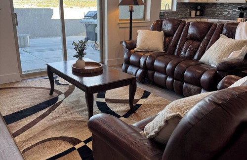 Winnemucca Casa | Spacious Home with Sunset Views | 4/3