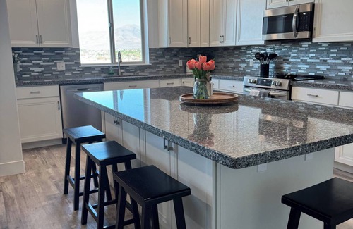 Winnemucca Casa | Spacious Home with Sunset Views | 4/3