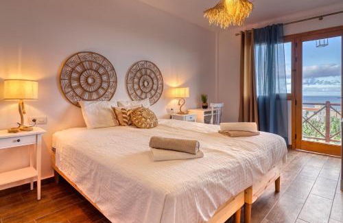 Garachico Casa | Spacious Home with Tropical Garden, BBQ, Near Seaside