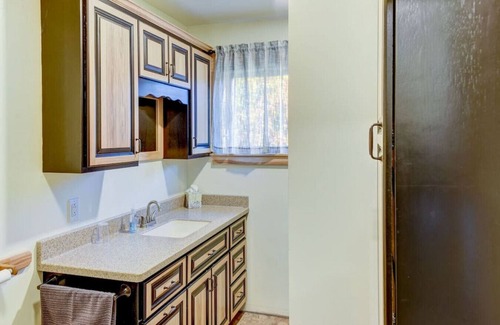 Salisbury Center Casa | Spacious Home with ATV Trails + Hunting Ground