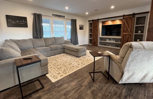 Norman Park Casa | Spacious Home with Pool, Hot Tub, & Deck