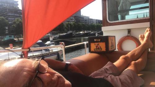 Haarlemmerbuurt Chalet De Esquí | Spacious homely house boat