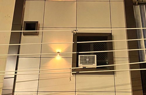 Varanasi Apartamento | Spacious hotel suites with 9 bedrooms and WiFi, AC in enchanting Varanasi