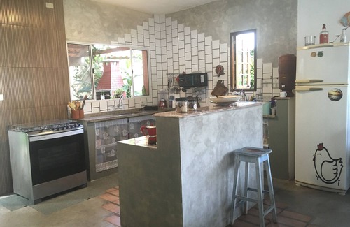 Boraceia Casa | Amplia casa en Boracéia, comunidad cerrada