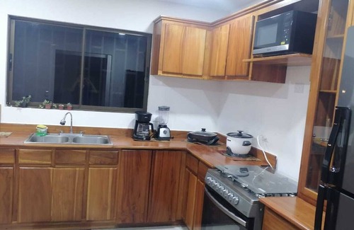 Parrita Casa | Spacious House 10 min From the beach .
