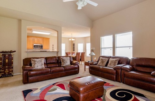 West San Antonio Casa | Spacious House BMT Six Flags Seaworld