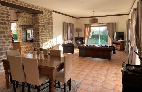 Chalandrey Casa | Spacious house for 6 people with a swimming pool
