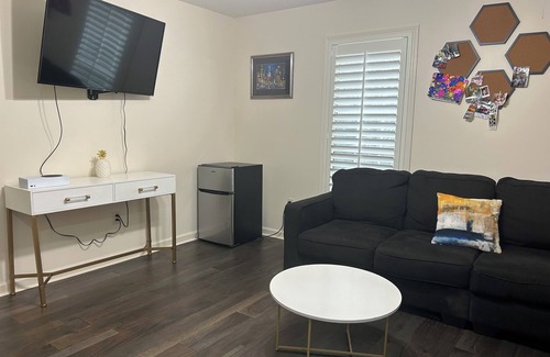 Twelve Oaks Casa | Spacious house for 8 adults and 4 kids in Oxford, MS - 3 mi from Ole Miss