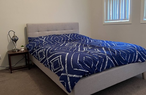 Schofields Casa | Spacious House for the Whole Family - In a Family Friendly Neighbourhood