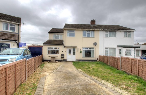 Reading Casa | Spacious house in a quite cul de sac with parking and great location.