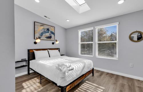 Villa Heights Casa | Spacious House in Charlotte