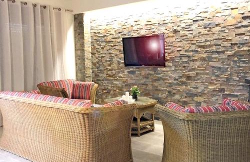 Cretas Casa | Spacious House in Cretas with Mountain View