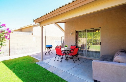 Sundance Ranch Casa | Spacious house in lovely Phoenix with free WiFi, AC, BBQ & Hotel rooms style