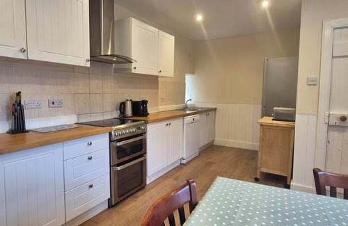 Strathdon Casa | Spacious House in the Cairngorm National Park. Walking /Cycling /Skiing/Castles