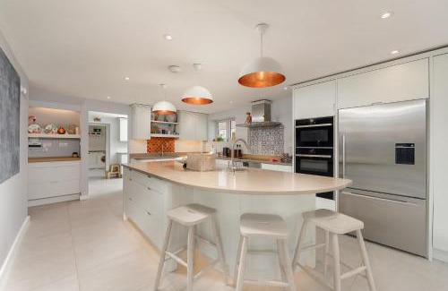 Cheddar Casa | Spacious House in the Heart of Cheddar